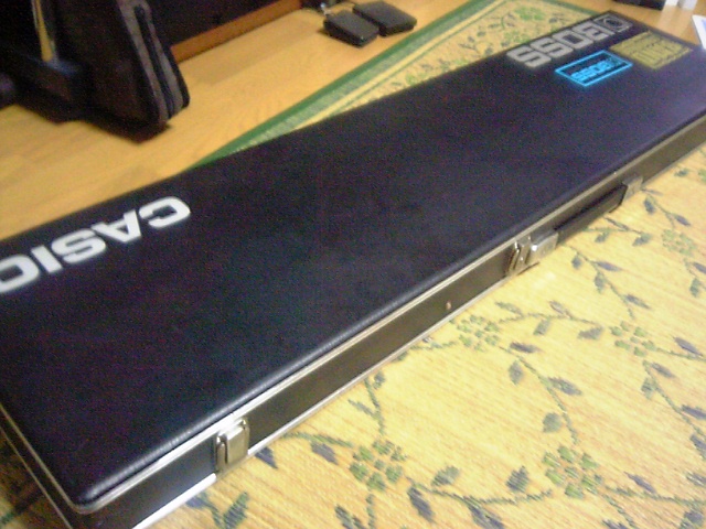 AZ-1�͓�g�O�V���񂪖{�̉������ăA�[���t���Ă����Ƃł͗L���ł��B�������Ă��{�̏��͂قƂ�Ǐo�Ă��Ȃ�����(��)